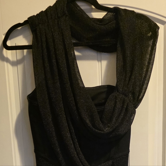 Elegant Black Evening Dress - Picture 3 of 6